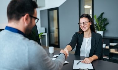 İş Görüşmelerinde Başarıya Giden Yol: İlk İzlenimler ve Gizli İpuçları