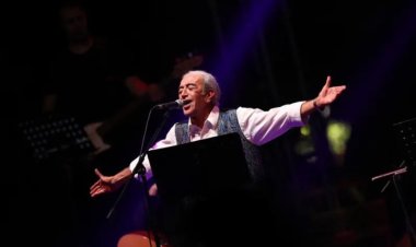 Edip Akbayram 75 Yaşında Hayatını Kaybetti